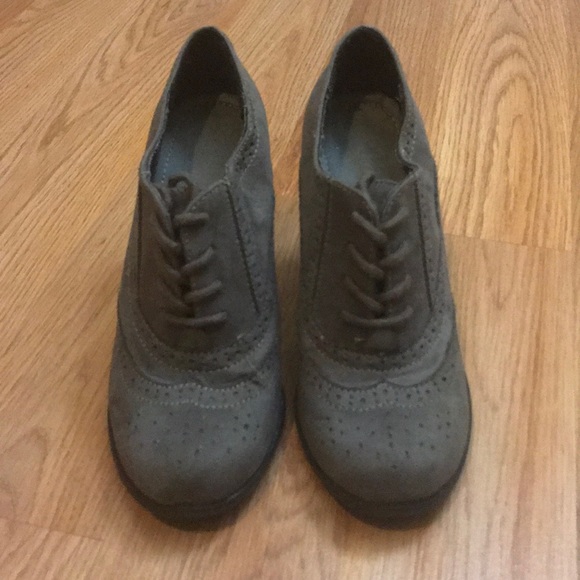 FIONI Clothing Shoes - Gray wingtip ankle boots